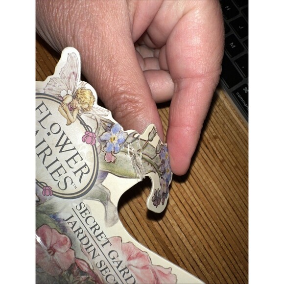 Flower Fairies Daisy Fairy Secret Garden with Fairy Flower and Yellow Butterfly - Picture 10 of 10